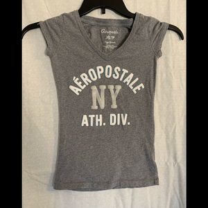 Aeropostale gray short sleeved tee